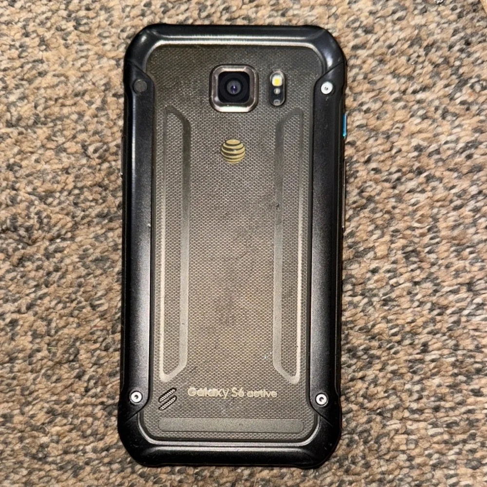 Samsung S6 Active- 32 gb/Black Smartphone Sleek Design-Works Great